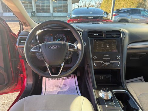 Used 2019 Ford Fusion SE w/ Equipment Group 151A image 24