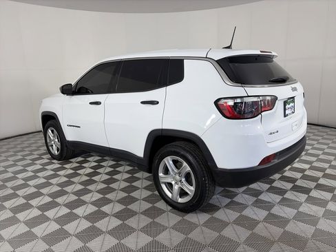 Used 2023 Jeep Compass Sport image 5