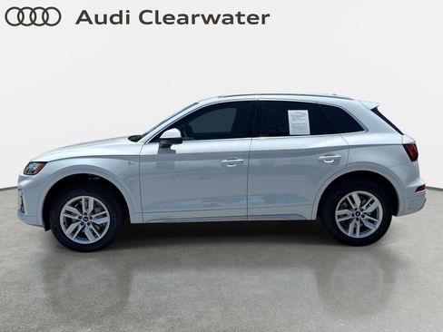 Used 2023 Audi Q5 2.0T Premium w/ Convenience Package AWD/4WD image 2