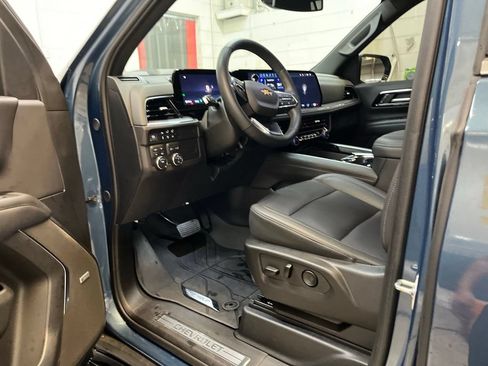 Used 2025 Chevrolet Tahoe LT w/ Comfort Package AWD/4WD image 11