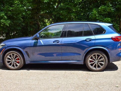Used 2022 BMW X5 xDrive40i w/ M Sport Package AWD/4WD image 4