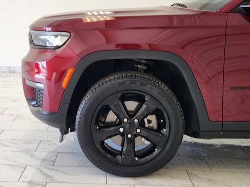 Used 2025 Jeep Grand Cherokee L Limited w/ Black Appearance Package RWD image 8