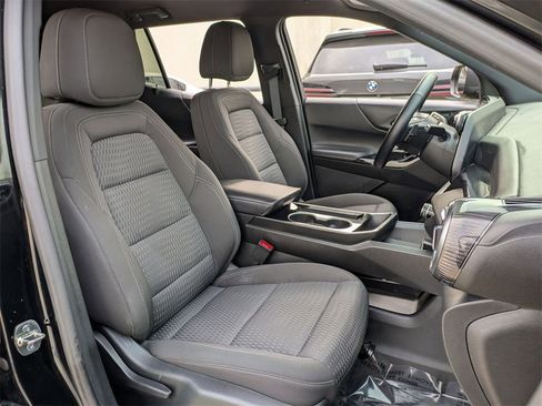 Used 2025 Chevrolet Equinox LT image 28