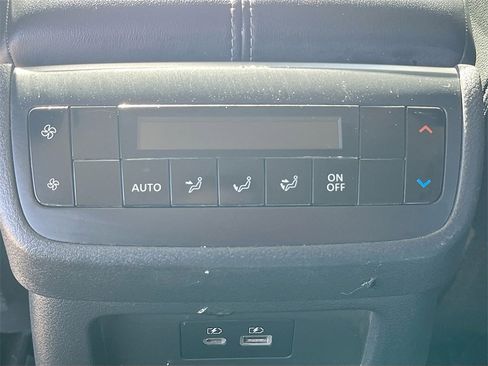 Used 2023 Nissan Pathfinder SL image 26