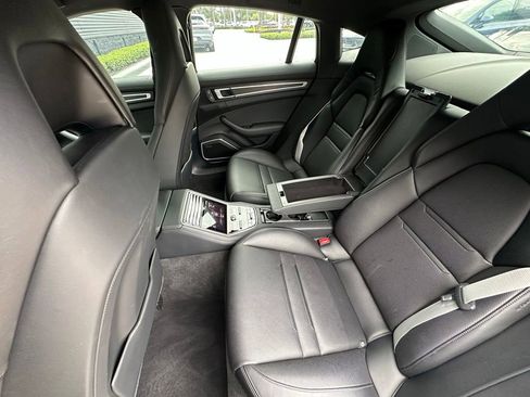 Certified 2023 Porsche Panamera 4 Platinum Edition w/ Sport Chrono Package AWD/4WD image 38