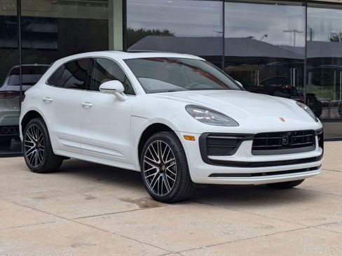 Used 2025 Porsche Macan image 7