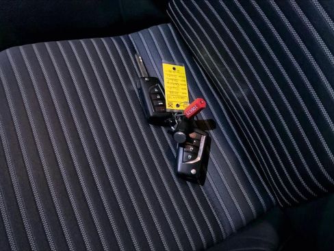 Used 2022 Toyota Camry SE w/ Cold Weather Package image 14