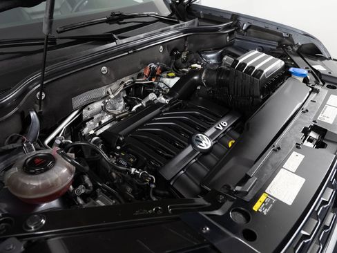 Used 2019 Volkswagen Atlas SEL R-Line AWD/4WD image 45