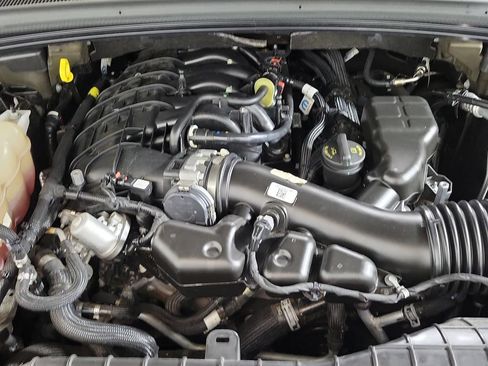 Used 2022 Jeep Grand Cherokee L Laredo w/ Luxury Tech Group I RWD image 10
