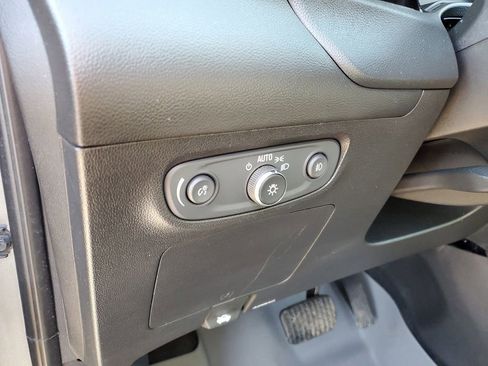 Used 2021 Buick Encore GX Preferred w/ Sport Touring Package image 10