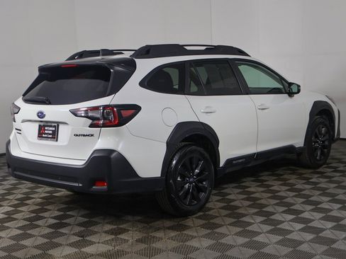 Used 2025 Subaru Outback Onyx Edition image 11