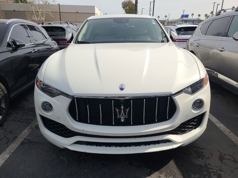 Used 2019 Maserati Levante image 5
