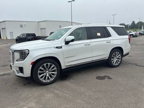 Used 2021 GMC Yukon Denali w/ Denali Ultimate Package AWD/4WD image 2