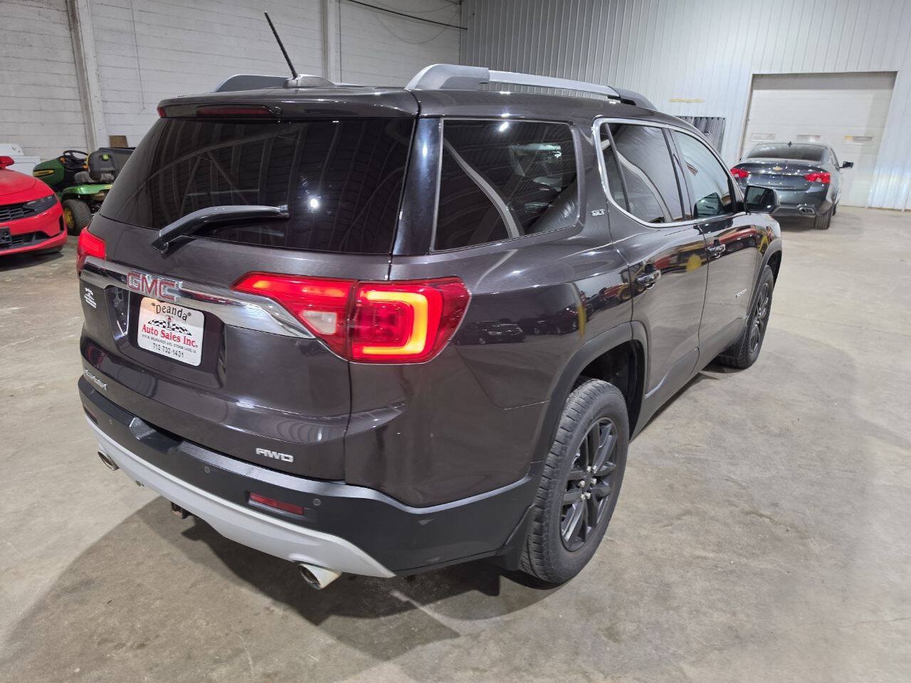 Used 2019 GMC Acadia SLT AWD/4WD image 11