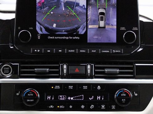 Used 2024 Nissan Pathfinder SL image 40