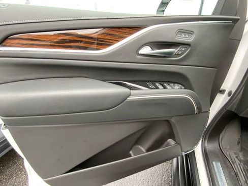 Certified 2023 Cadillac Escalade ESV Luxury image 24