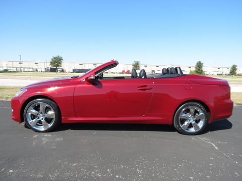 Used 2010 Lexus IS 250C image 3