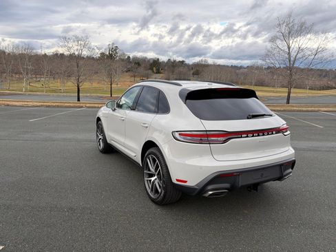 Certified 2026 Porsche Macan Base image 3