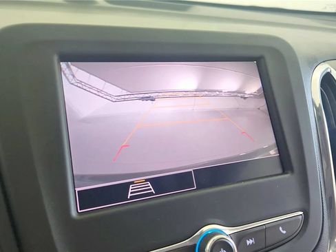 Used 2023 Chevrolet Equinox LT FWD image 29