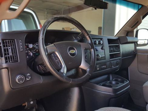 Used 2016 Chevrolet Express 2500 image 16