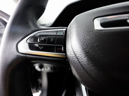 Used 2022 Jeep Compass Latitude image 28