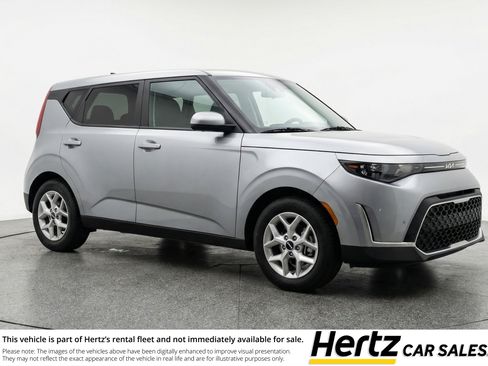 Used 2025 Kia Soul LX w/ LX Technology Package FWD image 1