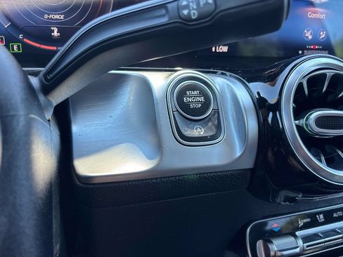 Used 2021 Mercedes-Benz GLB 250 4MATIC image 29