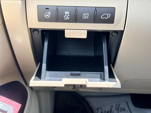 Used 2013 Lexus LX 570 4WD w/ Luxury Pkg image 47