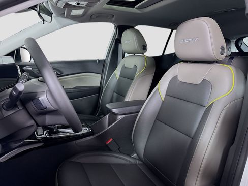 New 2026 Chevrolet Trax ACTIV w/ Sunroof Package image 24