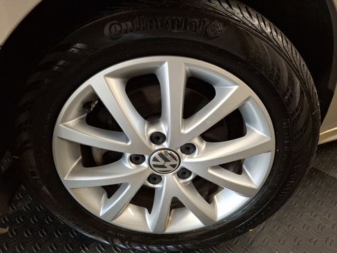 Used 2014 Volkswagen Jetta SE image 4