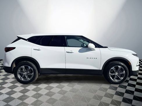 Used 2025 Chevrolet Blazer LT FWD image 6