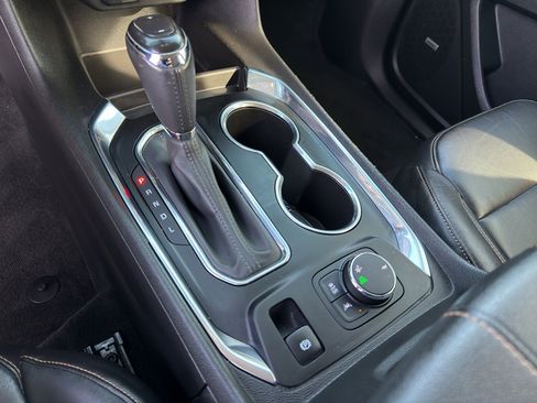 Used 2020 Chevrolet Traverse RS image 16