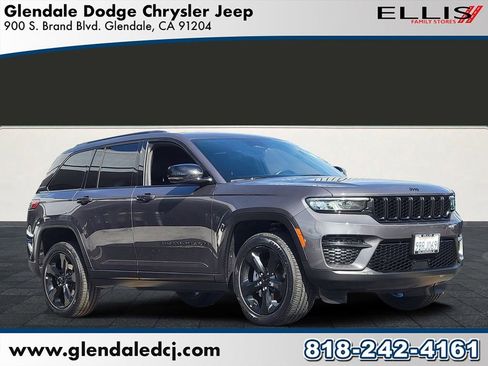 Used 2022 Jeep Grand Cherokee Altitude RWD image 1
