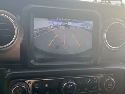 Used 2019 Jeep Wrangler Unlimited Sahara image 51