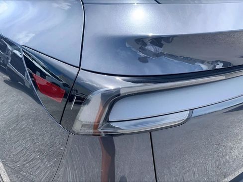 Used 2026 Tesla Model Y 2WD image 27