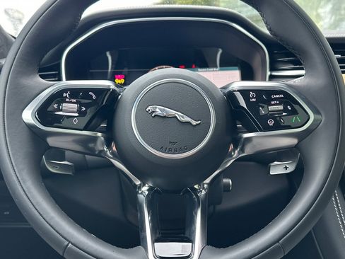 New 2024 Jaguar F-PACE R-Dynamic S image 17