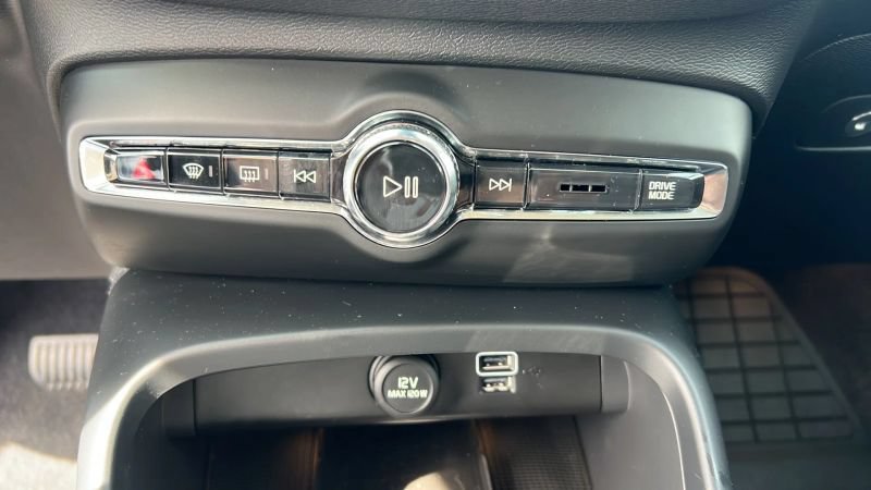 Used 2019 Volvo XC40 T5 Inscription AWD/4WD image 25