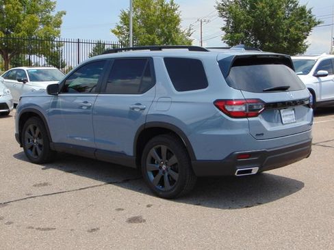 Used 2025 Honda Pilot Sport image 6