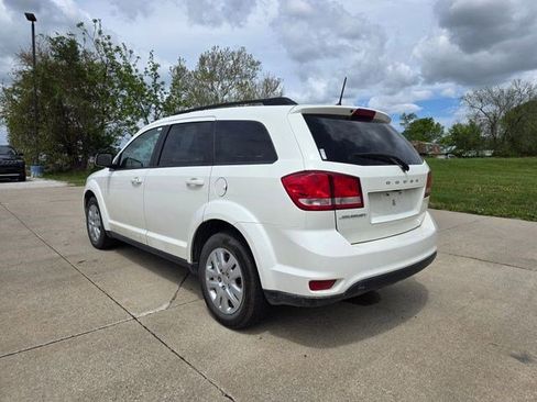 Used 2019 Dodge Journey SE w/ Connectivity Group FWD image 6