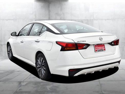 Certified 2025 Nissan Altima 2.5 SV image 7