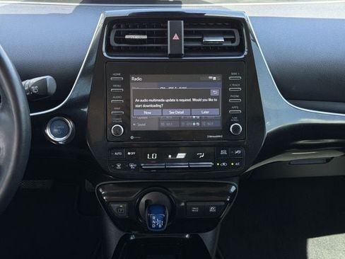 Used 2021 Toyota Prius XLE FWD image 16