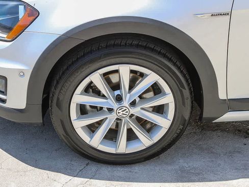 Used 2017 Volkswagen Golf Alltrack SE AWD/4WD image 5