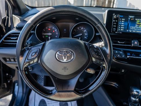 Used 2018 Toyota C-HR XLE image 15