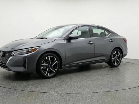 Used 2025 Nissan Sentra SV FWD image 3