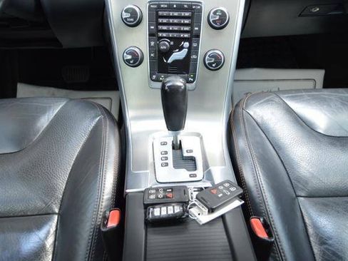 Used 2012 Volvo XC60 T6 AWD/4WD image 25