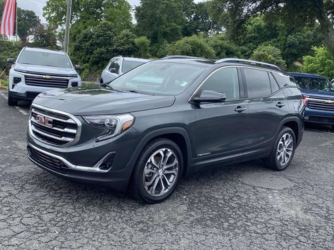 Used 2021 GMC Terrain SLT FWD image 3