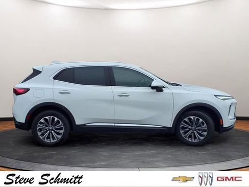 Certified 2025 Buick Envision Preferred AWD/4WD image 25