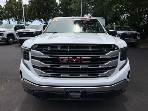 Used 2022 GMC Sierra 1500 SLE AWD/4WD image 3