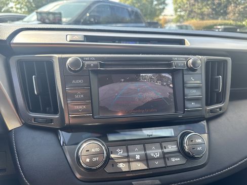 Used 2013 Toyota RAV4 XLE image 22