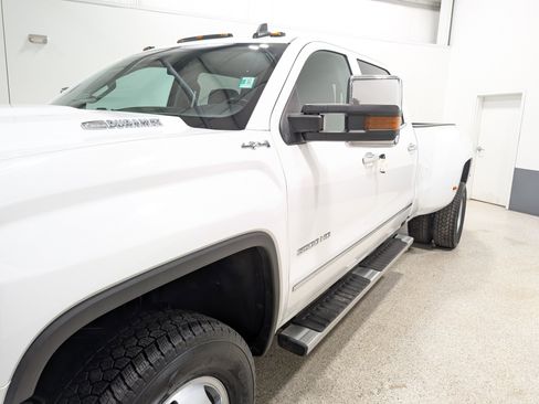 Used 2018 GMC Sierra 3500 SLT w/ Driver Alert Package image 7